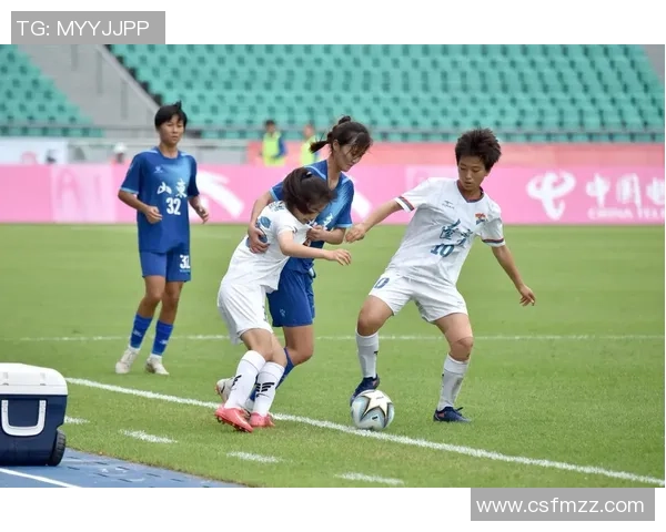 提升运动表现选择合适的足球训练服与足球服的重要性分析 提升运动表现选择合适的足球训练服与足球服的重要性分析